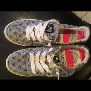 Comfy  girls shoes ! Like new!